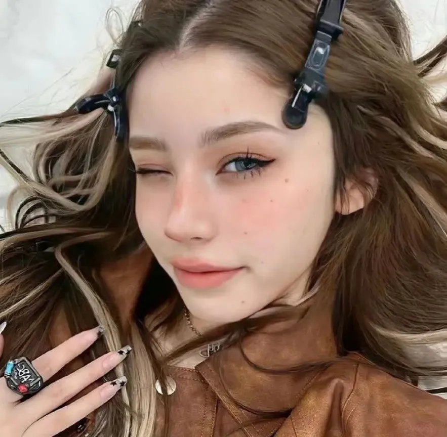 海归的假女友是野蔷薇